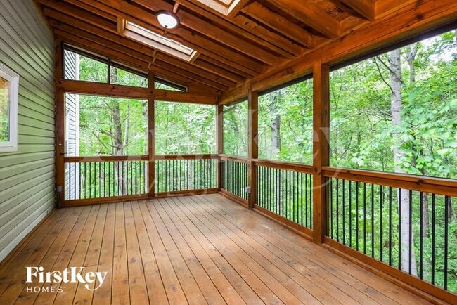 Foto del edificio - 4850 Meadow Overlook Dr