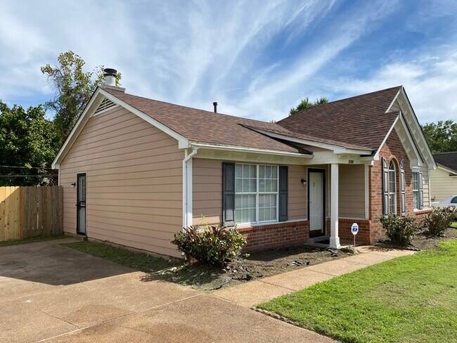 Foto del edificio - $300 OFF FIRST MONTHS RENT!