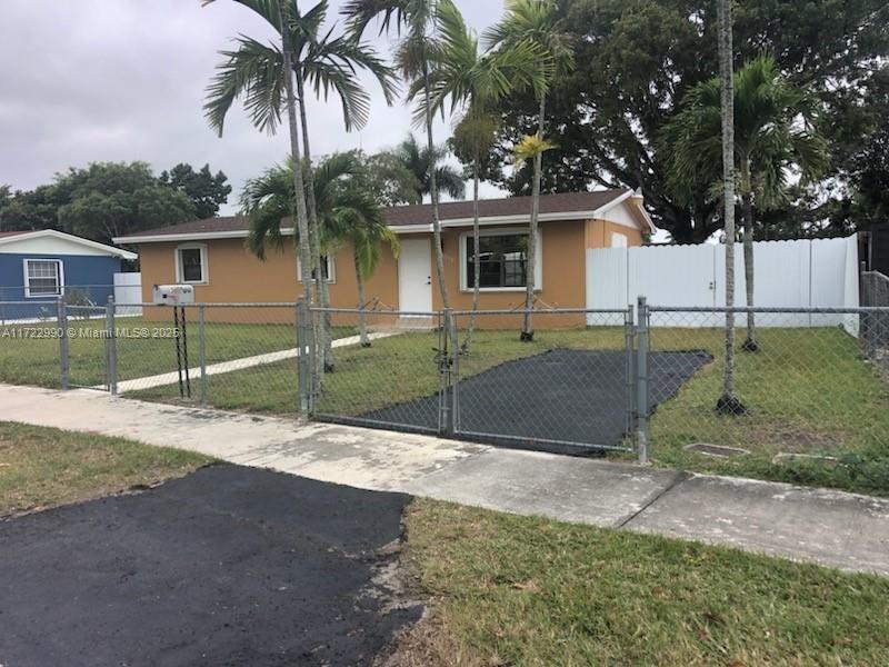 Foto principal - 30100 SW 150th Ct