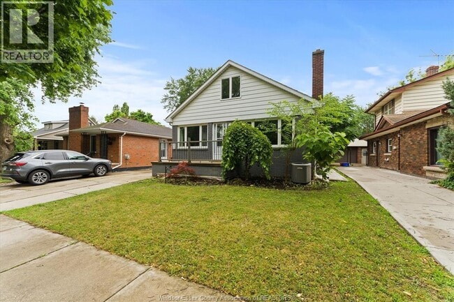 Building Photo - 285 Belleperche Pl