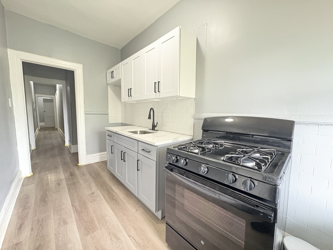 35 Shepard Ave 11 - 39 Shepard Ave