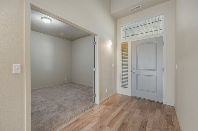 Foto del edificio - 3 bed with Office Rancher in the Landings Neighborhood