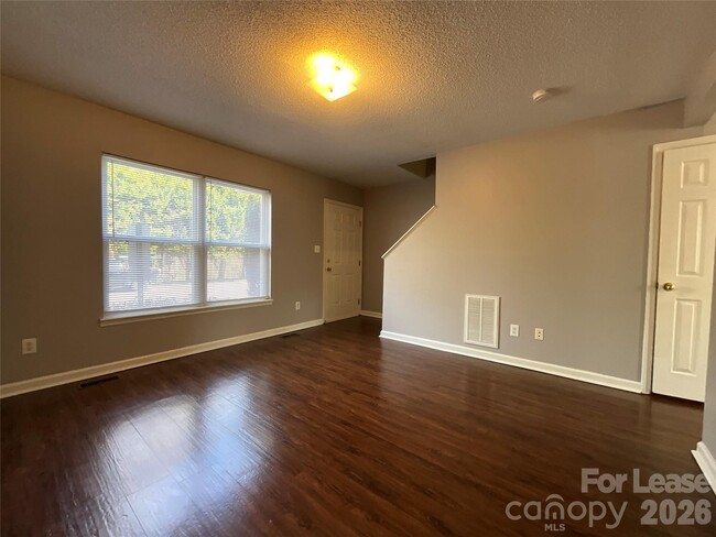 Foto del edificio - 1520 N Main Ave