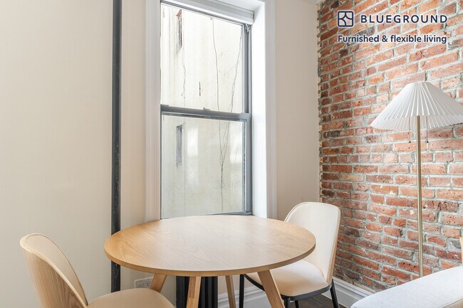 Building Photo - 239 Elizabeth St