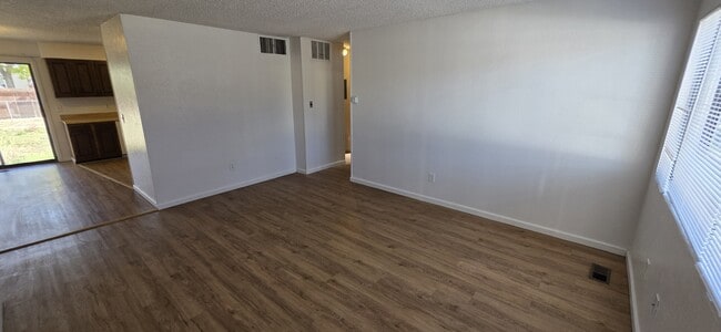 Photo - 482-32 1/8 32 1/8 Rd House