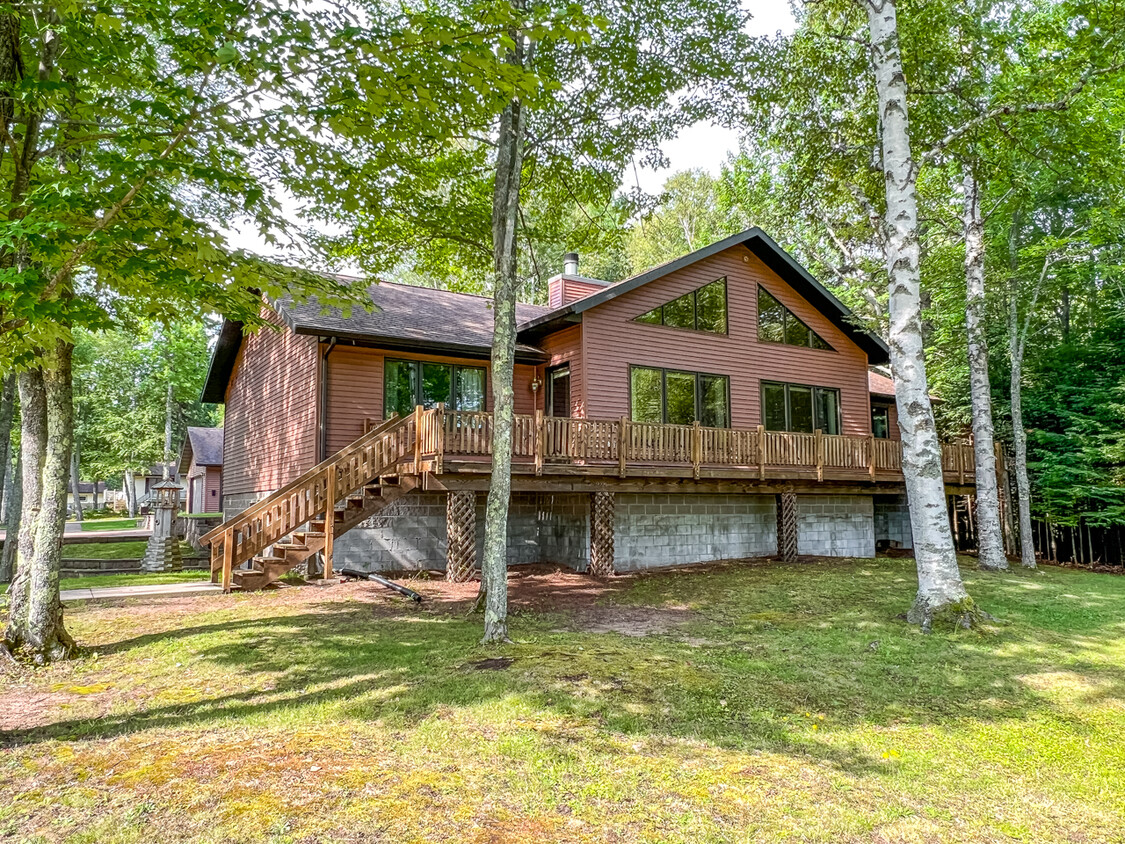 2548 Co Rd 550, Marquette, MI 49855 House Rental in Marquette, MI