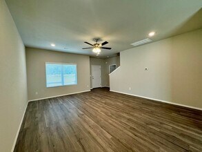 Building Photo - 3079 S Saline Aly