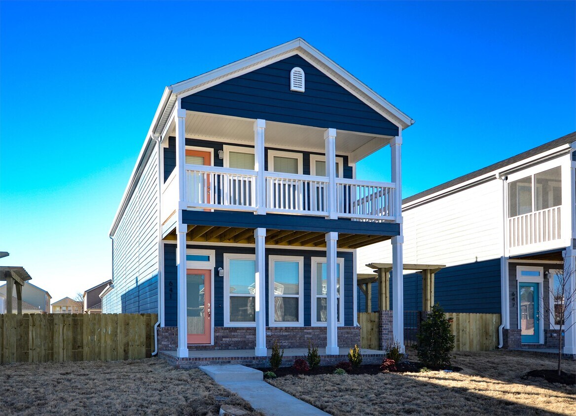 Primary Photo - 641 N Keats Dr