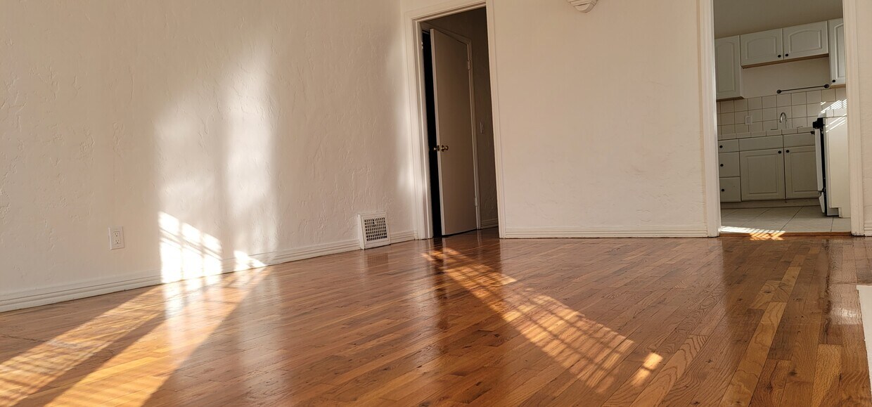 7811 Oakwood Ave Unit 7811 OAKWOOD, Los Angeles, CA 90036 Apartments