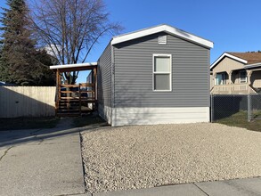Building Photo - 2099 W Plymouth Cir