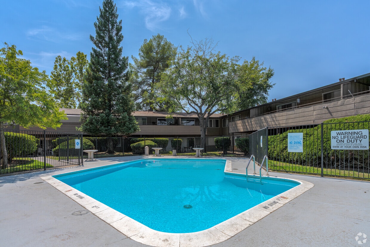 Primary Photo - Sierra Gardens
