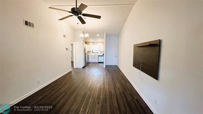 Foto del edificio - 2650 Greenwood Terrace