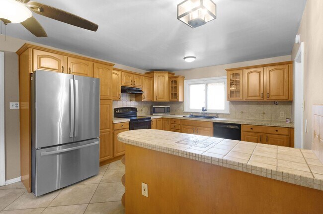 Foto del edificio - 4 Bed 2 Bath Home for Rent !