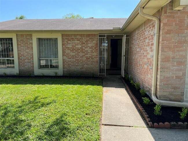 Building Photo - 8339 Carriage Creek Dr