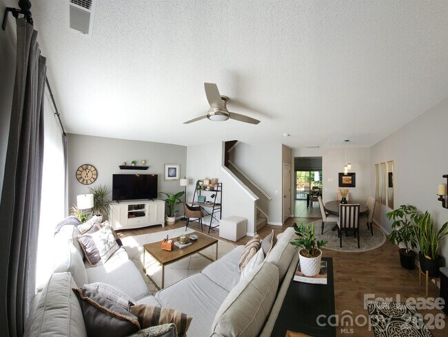 Foto del edificio - 8049 Stoneham Ct