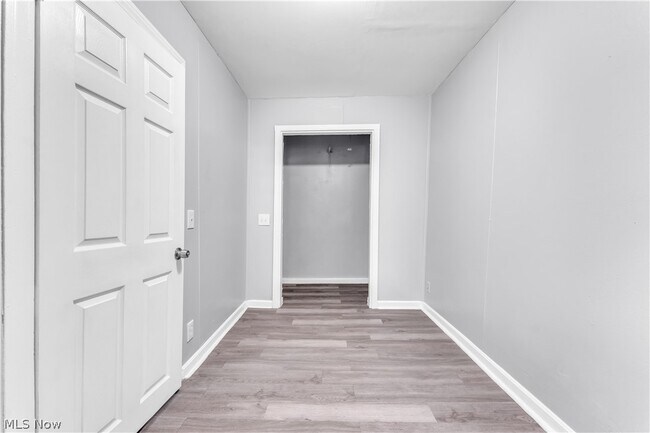 Building Photo - 3113 W 54th St