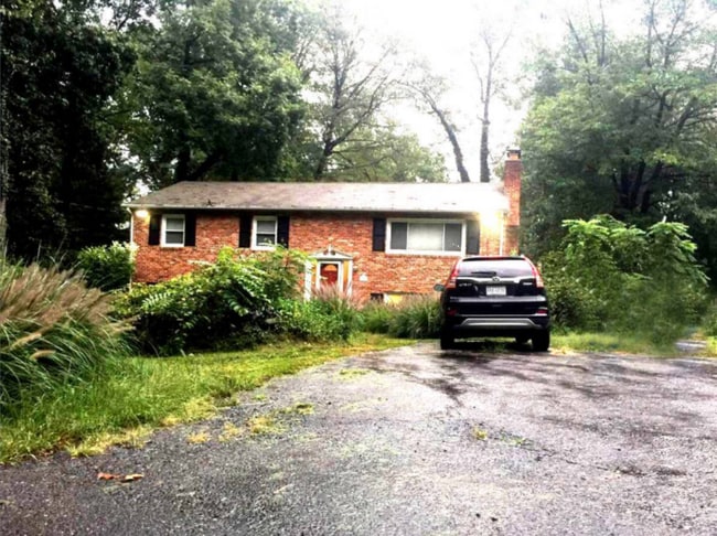 Building Photo - 44334 Village Dr