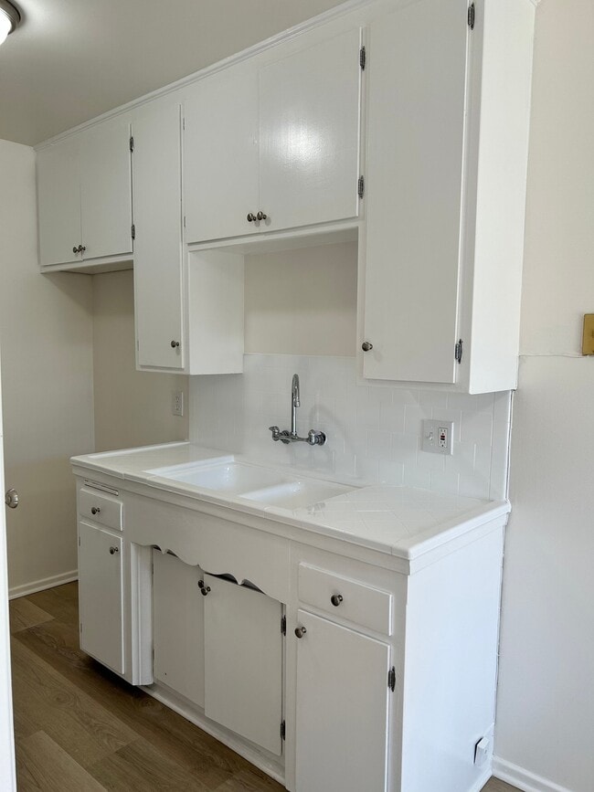 Building Photo - 516 Mar Vista Ave