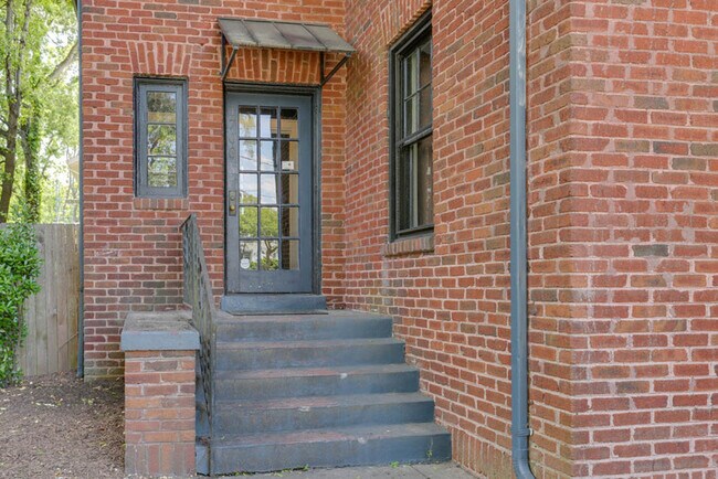 Foto del edificio - 1700 Claremont Ave