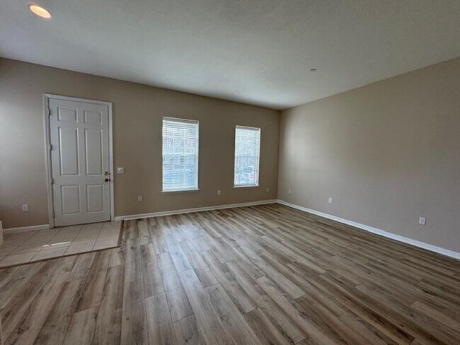 Foto del edificio - 4 Bedroom 3 1/2 Bath Townhome in East Village of Celebration