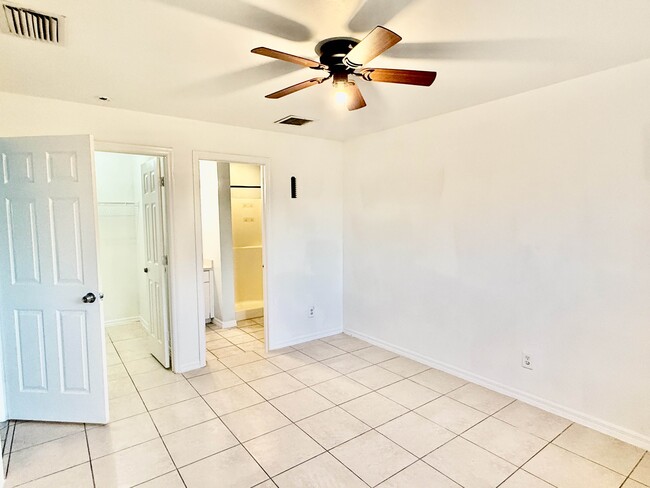 Building Photo - 318 Hightower Ave S