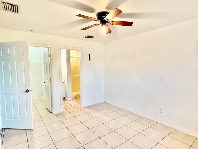 Foto del edificio - 318 Hightower Ave S