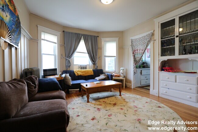 Foto del edificio - 81 Brayton Rd