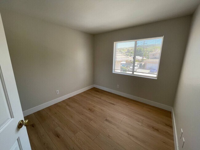 Building Photo - 2375 Dusan St