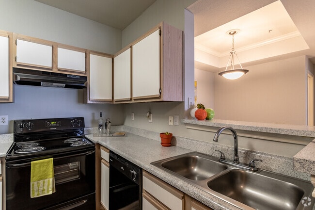 2BR, 2BA 953SF - Villas at Bandera