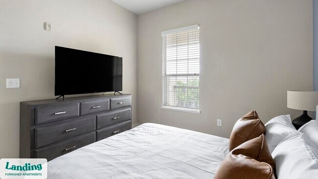 Foto del edificio - 6101 N Riverside Dr
