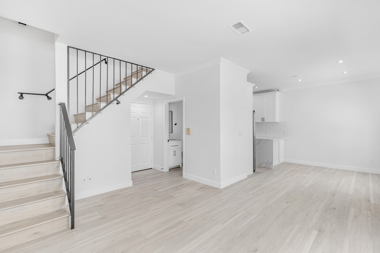 Foto principal - 4034 Redwood Ave