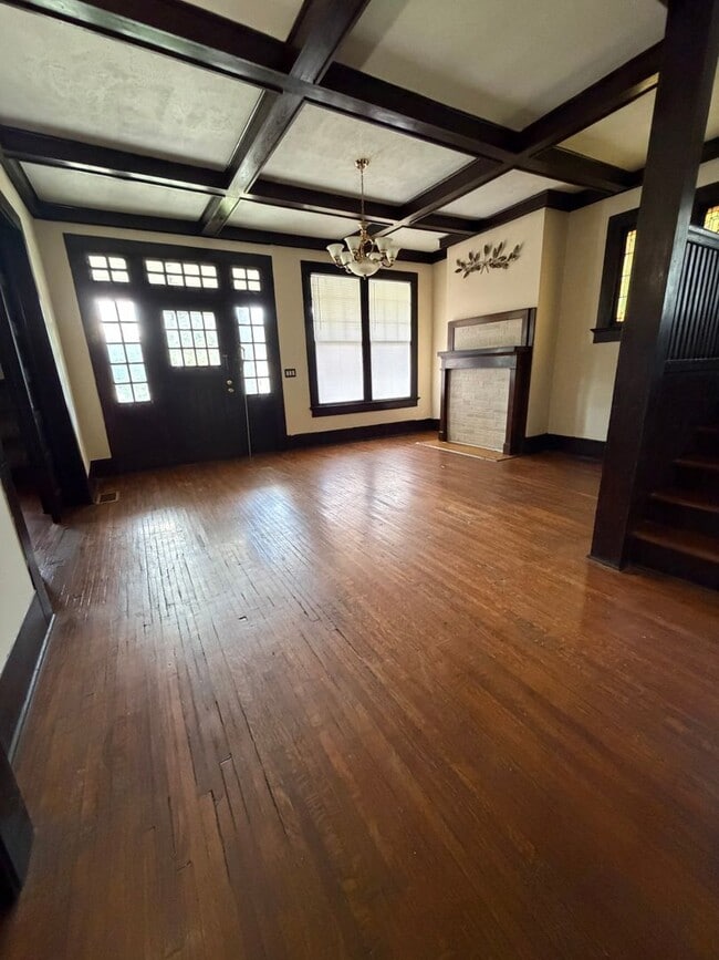 Building Photo - 1042 N Highland Ave