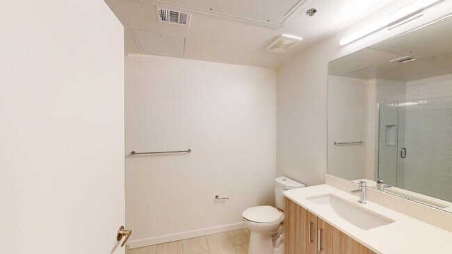Interior Photo - Cirrus