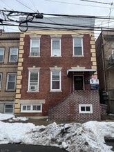 Building Photo - 553 N 9th St