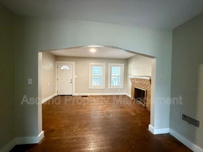 Building Photo - 203 N St Marks Ave