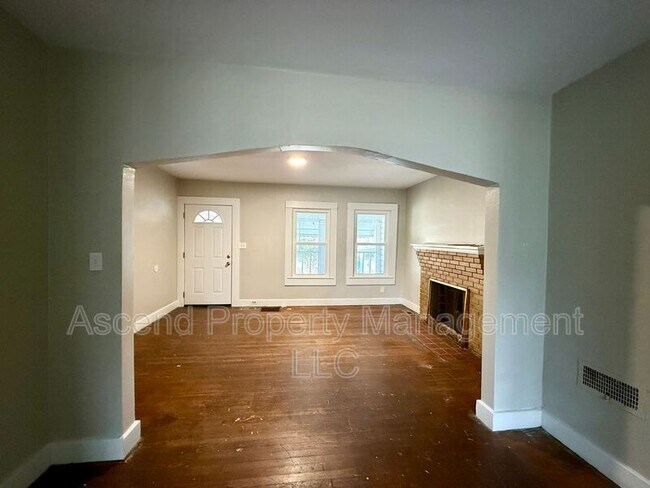 Foto del edificio - 203 N St Marks Ave