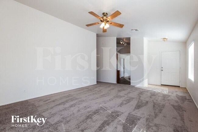 Foto del edificio - 17750 N White Horse Trail