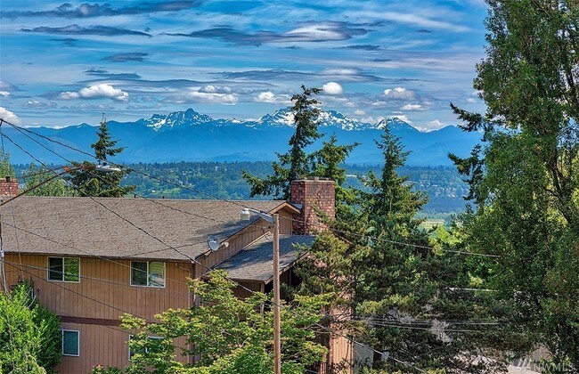 Building Photo - 6411 Broadway