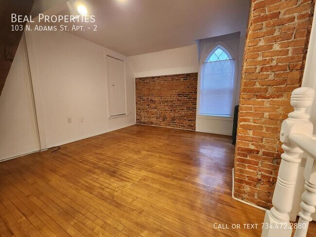 Foto del edificio - 103 N Adams St