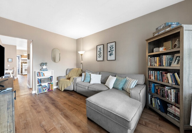 Foto del edificio - 5538 W Drummond Pl