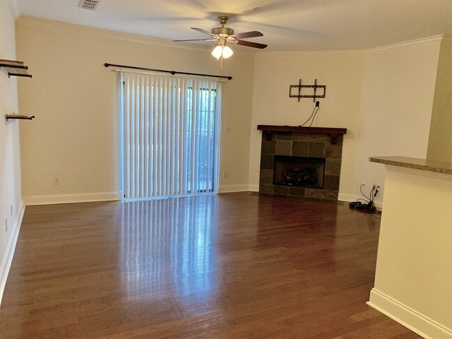 Foto del edificio - 1103 Riverhaven Pl