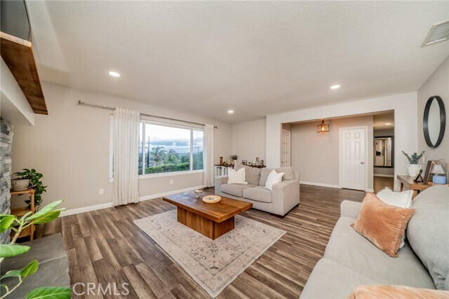 Building Photo - 4659 Crestview Dr