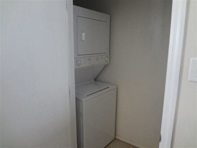 Foto del edificio - 309 Mobile Ave