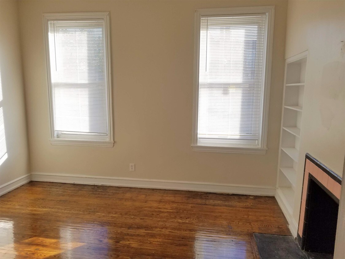 Primary Photo - 1321 W Butler St