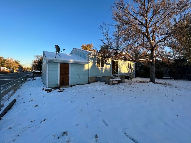 Building Photo - 3701 S Hooker St