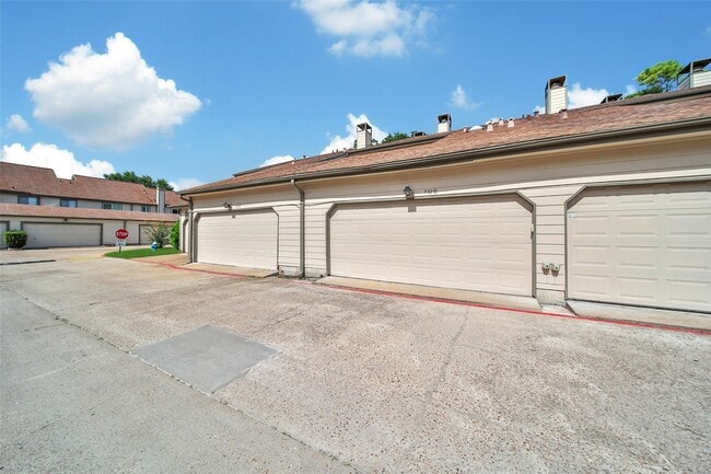 Foto del edificio - 732 Country Pl Dr