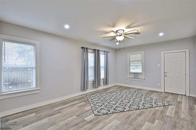 Foto del edificio - 882 Clinton St