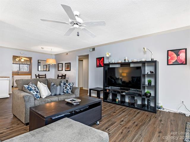 Building Photo - 3284 Heathstead Place