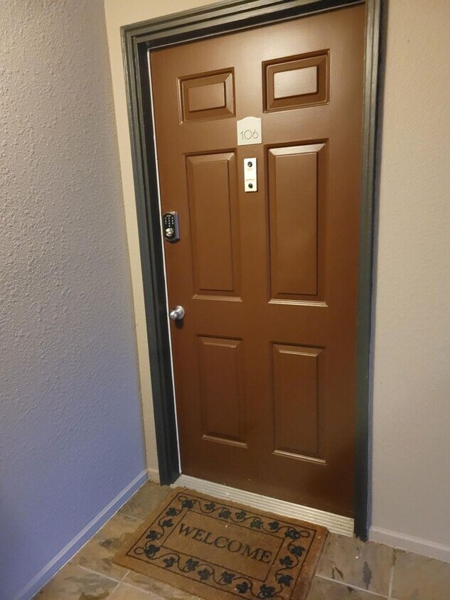 Foto principal - 2 Bed 1 Bath Condo Sunset Pointe