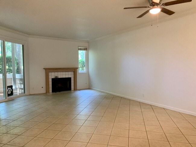 Building Photo - 19351 Sunray Ln